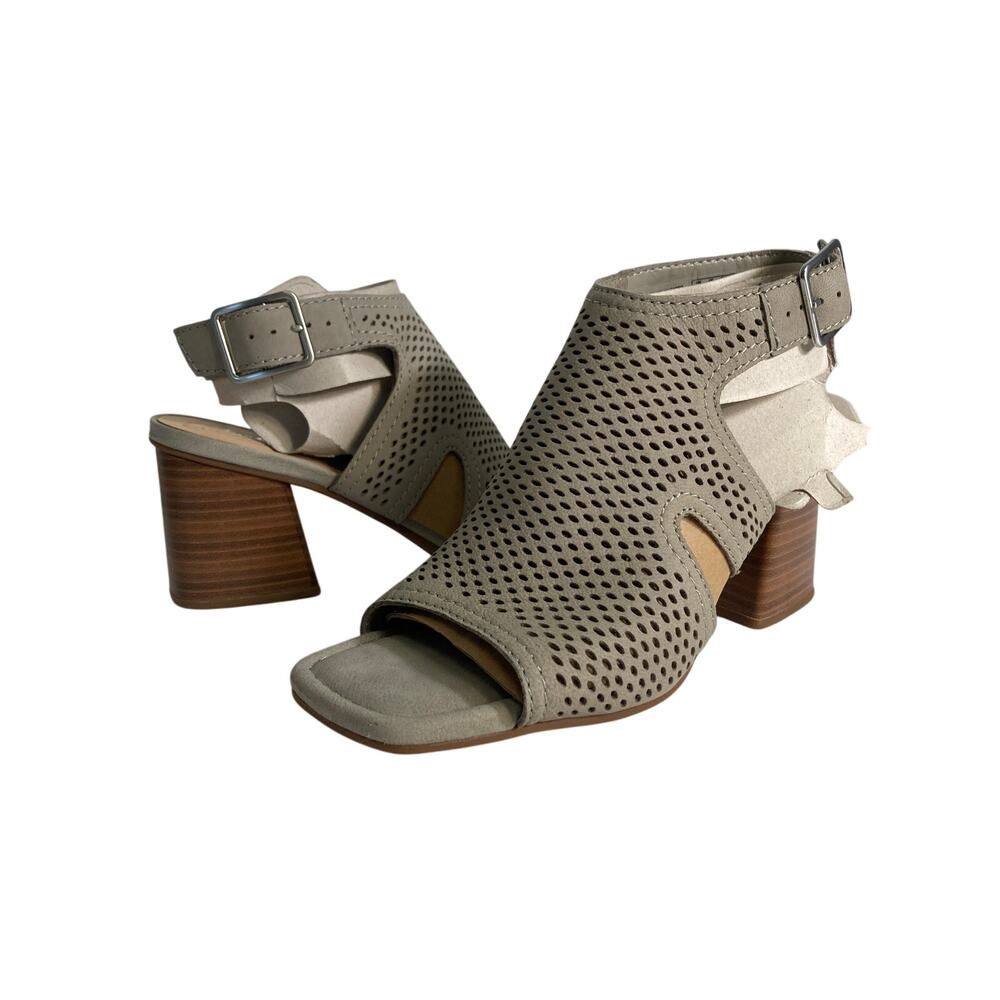 Clarks Women's Siara65 Flow Nubuck Heeled Sandal Size 7.5